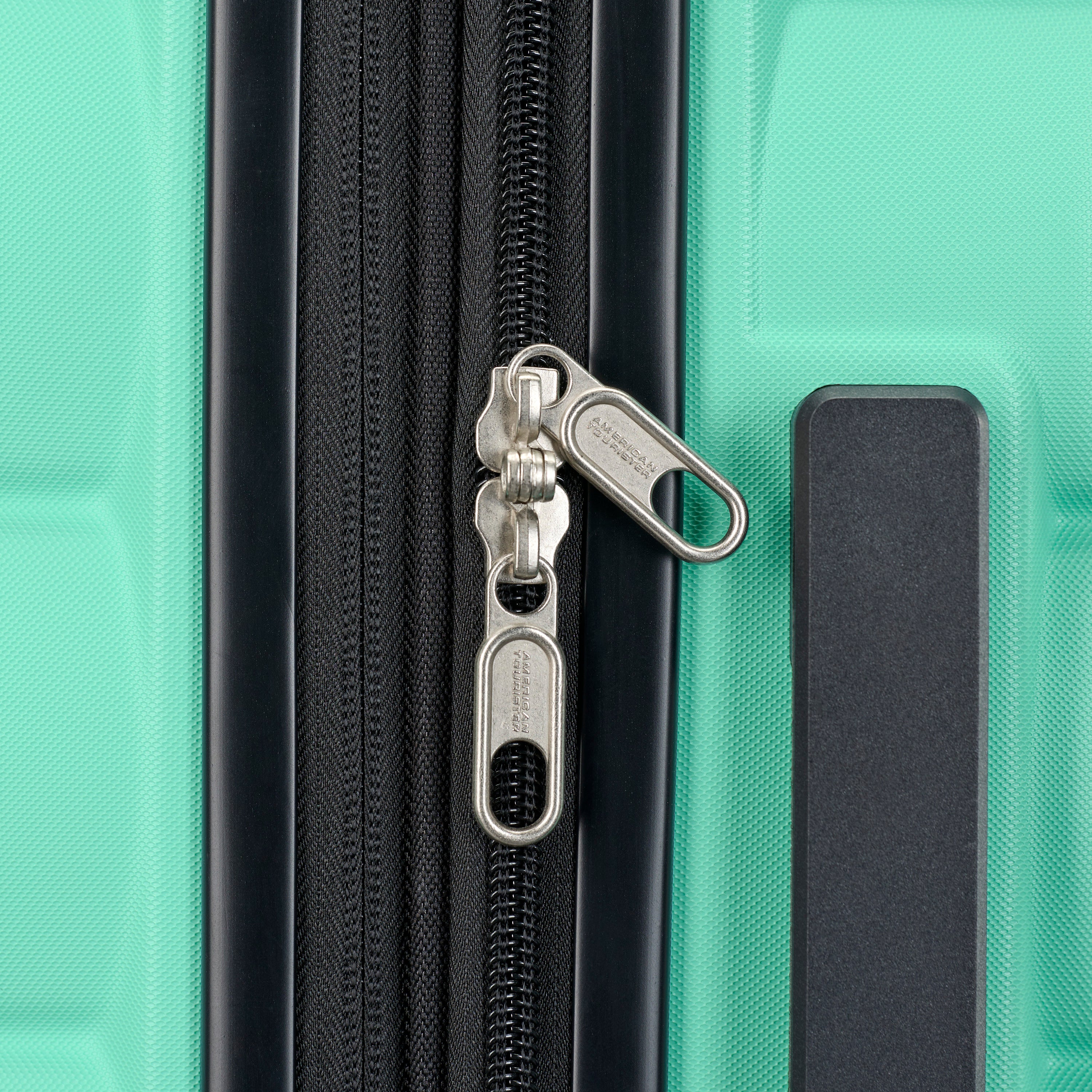 American Tourister Kontour 2 Piece Set (Carry-On / Large) - MATTE JELLY MINT