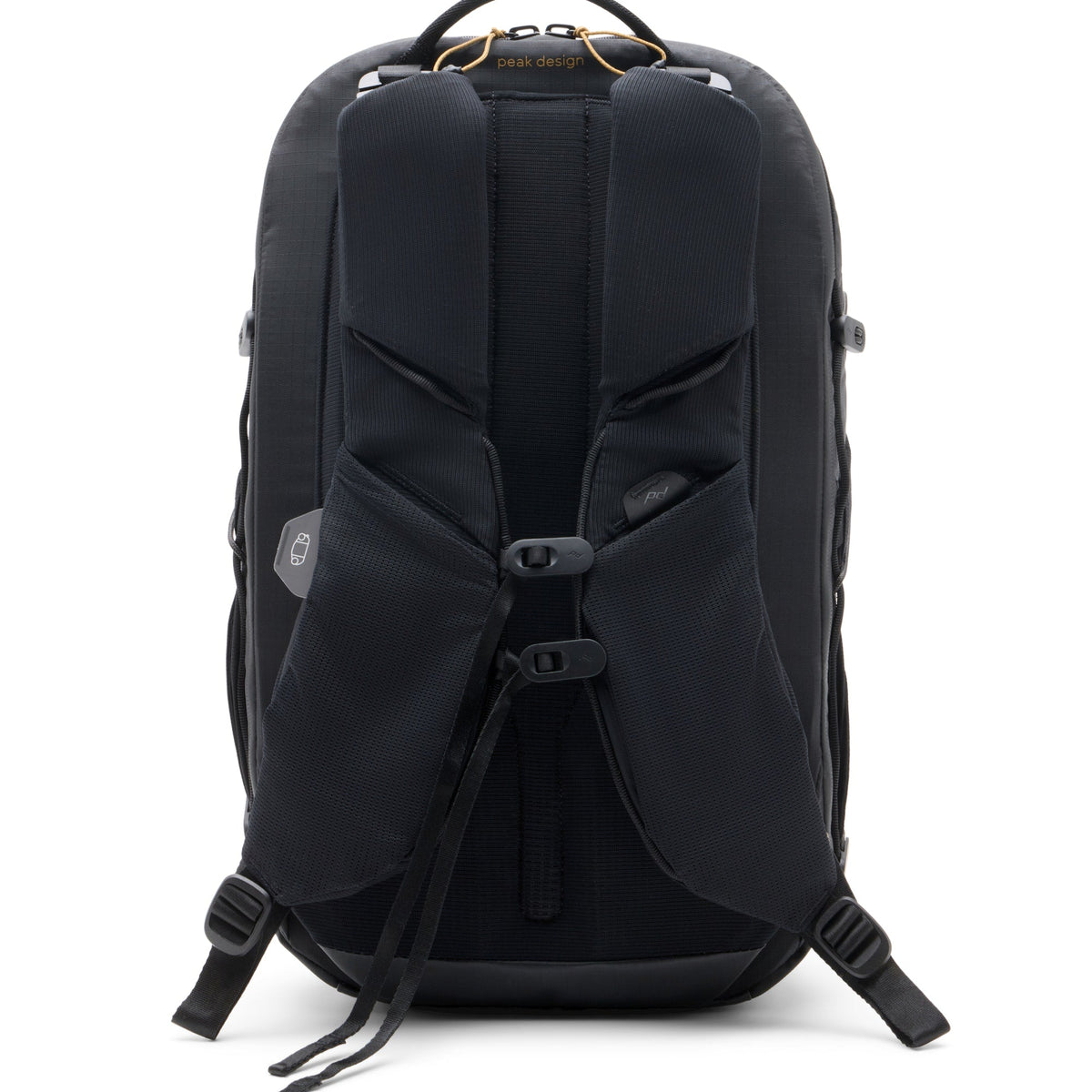 Peak Design Outdoor Backpack Zip 18L in Black — detail view 2 # color_Black