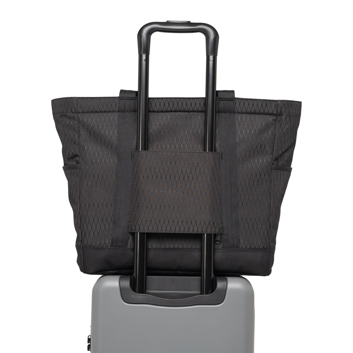 Herschel Heritage Tote 24.5L in Black Diamond/Black — detail view # color_Black Diamond/Black