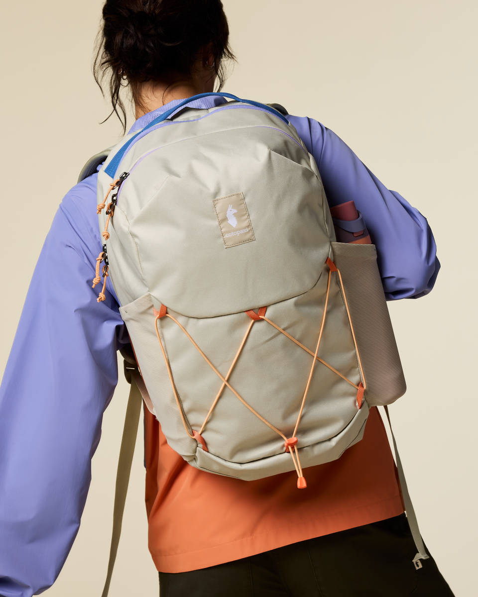 Cotopaxi Abierto 26L Daypack in Mineral — detail view 2