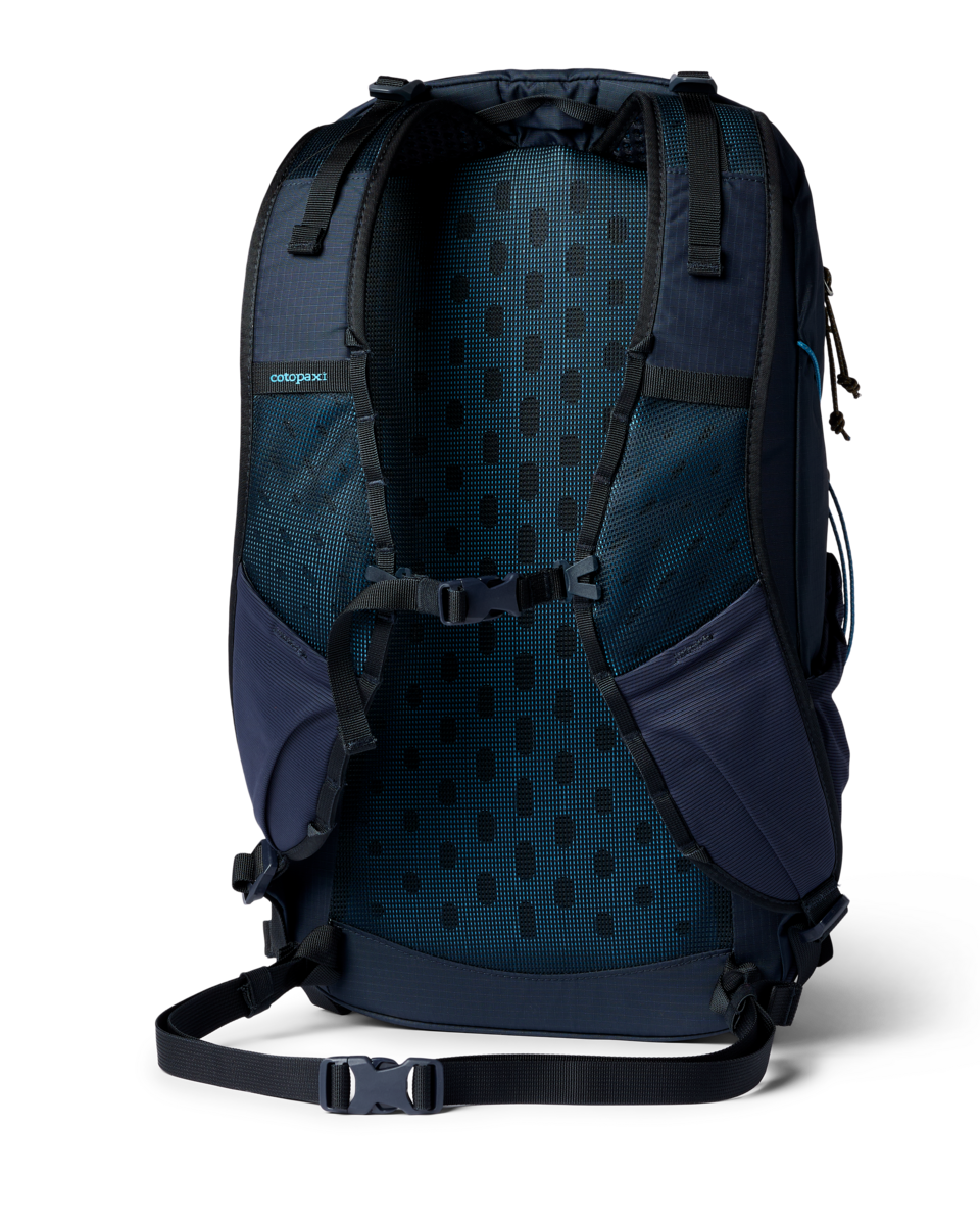 Cotopaxi Elqui 24L Backpack in Carbon — back view