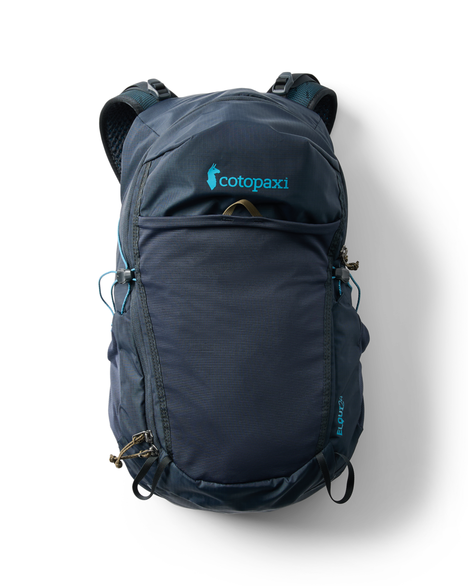 Cotopaxi Elqui 24L Backpack in Carbon — angle view 3