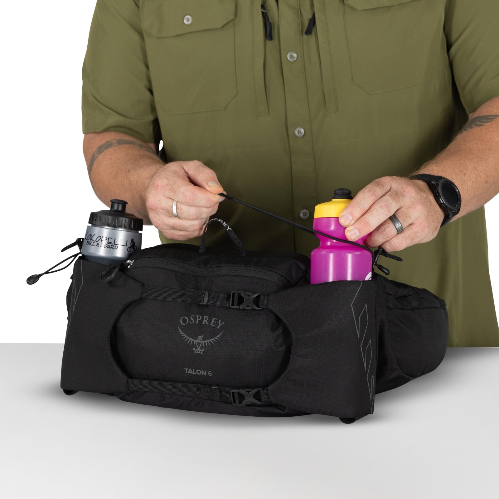 Osprey Talon 6 Extended Fit Lumbar Pack 6L in Black/Coal Grey — detail view 2
