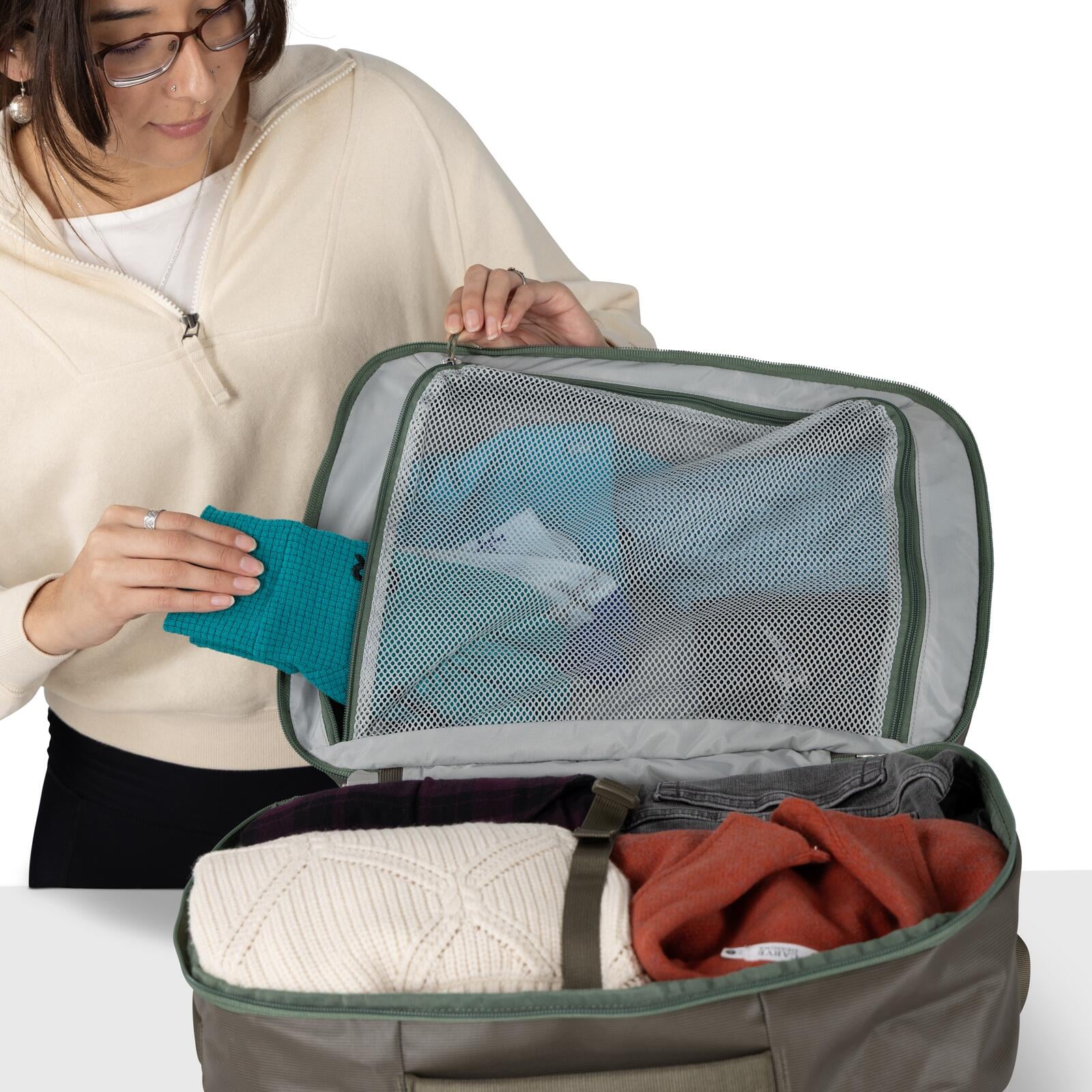 Osprey Transporter Expandable Travel Pack 26+6L in Pine Leaf-Earl Grey — detail view 6