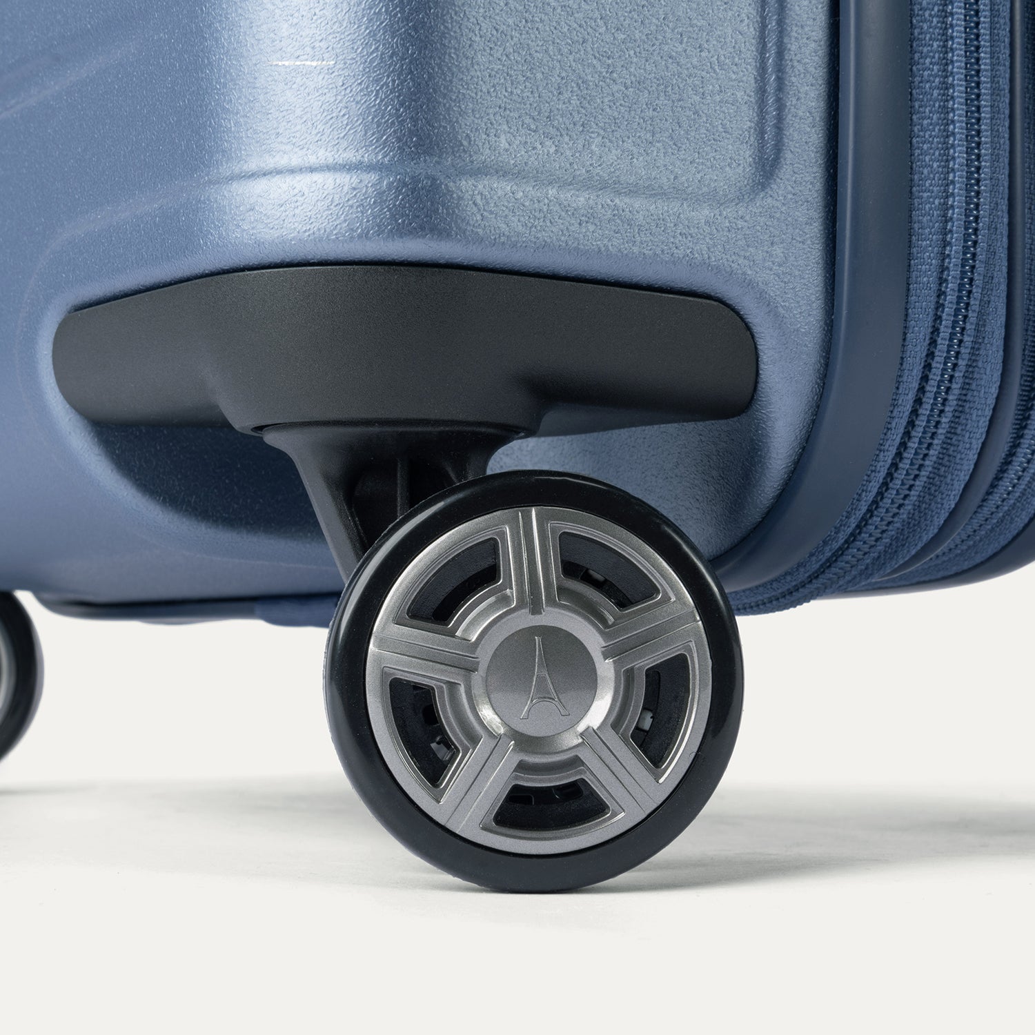 Travelpro Platinum Elite Hardside Carry-On Expandable Spinner in Dark Sky Blue — detail view