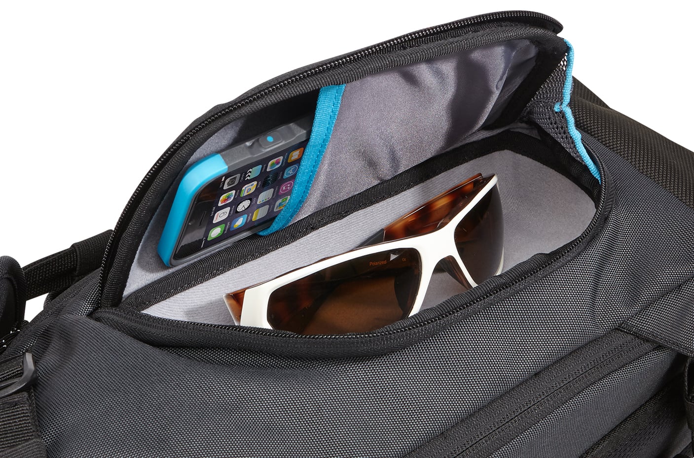 Thule Subterra Backpack 25L in Dark Shadow — detail view 3 # color_Dark Shadow