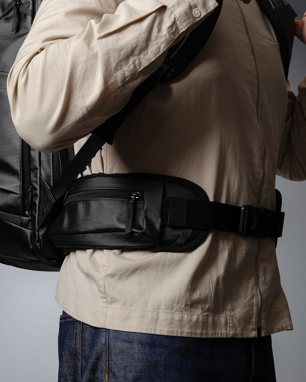 VRSA TrueFit Hip Belt in Black — lifestyle